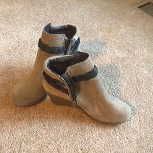 White mountain boots